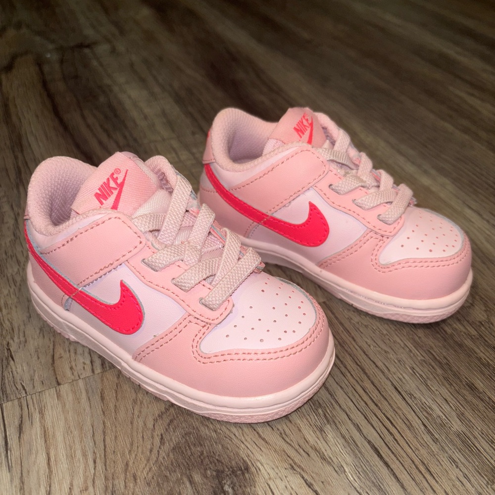 USED Baby Girl Dunks - Picture 4 of 6